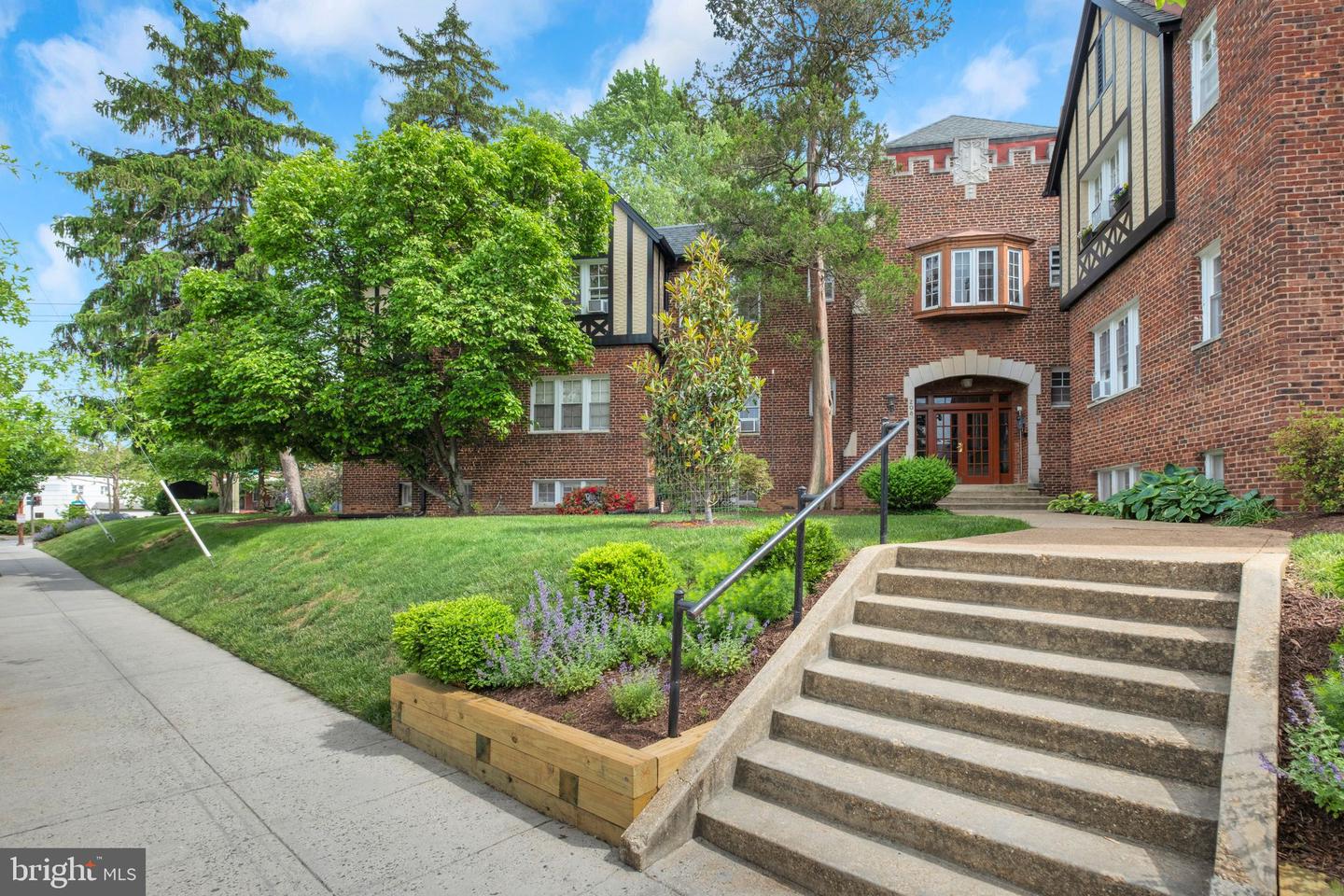 208 FARRAGUT ST NW #104, WASHINGTON, District Of Columbia 20011, 1 Bedroom Bedrooms, ,1 BathroomBathrooms,Residential,For sale,208 FARRAGUT ST NW #104,DCDC2198598 MLS # DCDC2198598