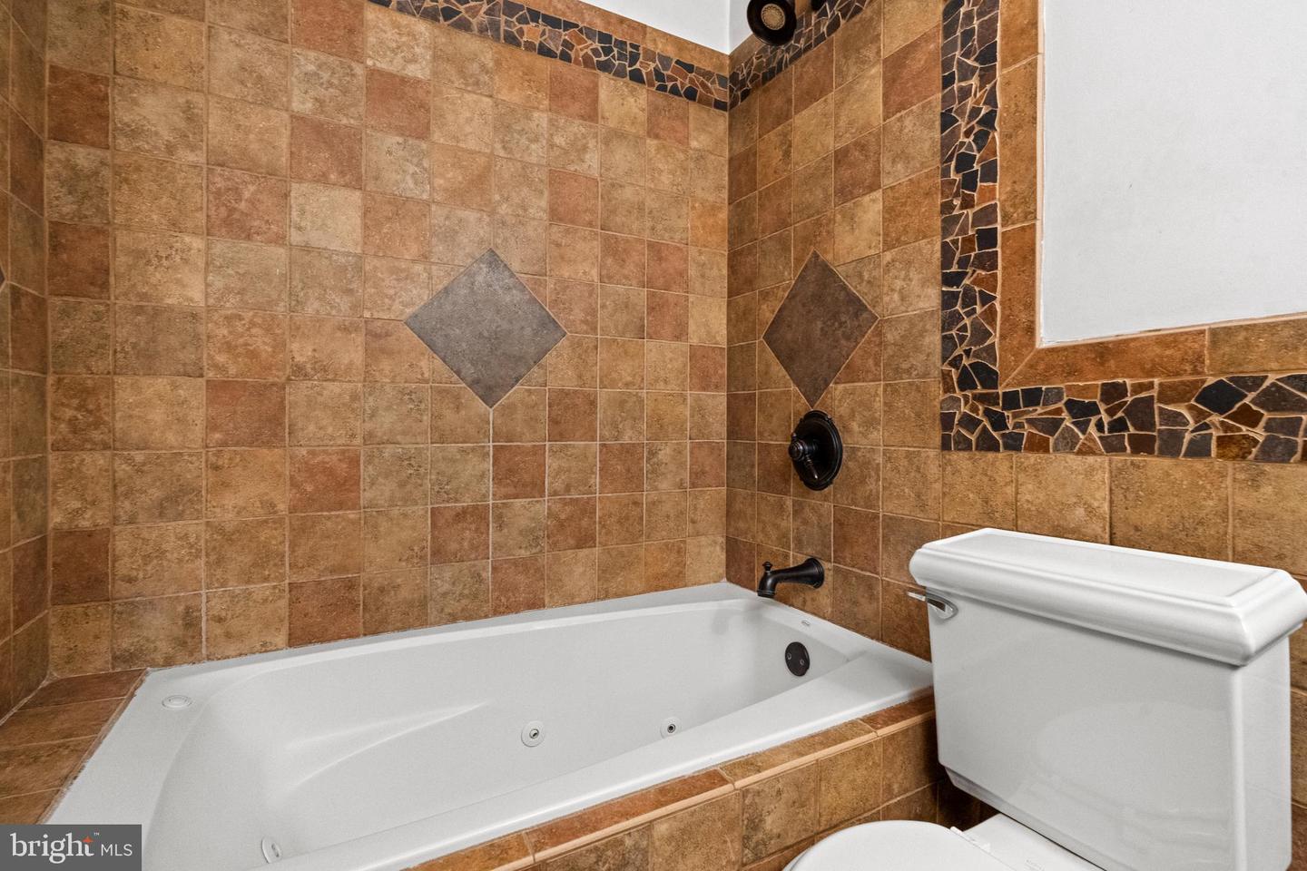 7214 HICKORY ST, FALLS CHURCH, Virginia 22043, 4 Bedrooms Bedrooms, ,3 BathroomsBathrooms,Residential,For sale,7214 HICKORY ST,VAFX2238142 MLS # VAFX2238142