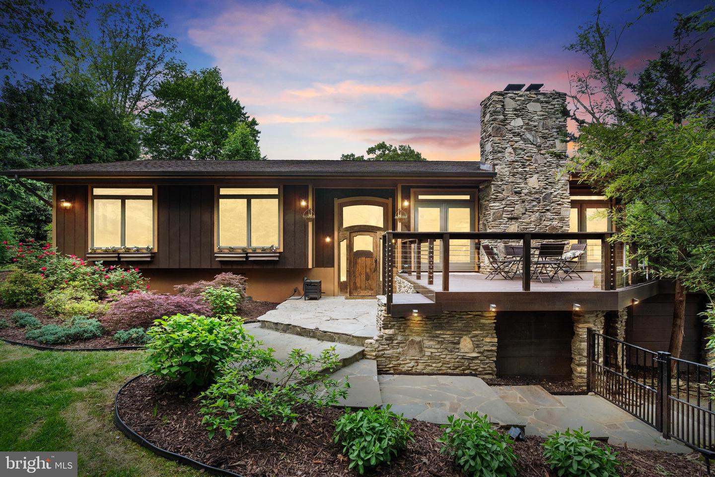 7214 HICKORY ST, FALLS CHURCH, Virginia 22043, 4 Bedrooms Bedrooms, ,3 BathroomsBathrooms,Residential,For sale,7214 HICKORY ST,VAFX2238142 MLS # VAFX2238142