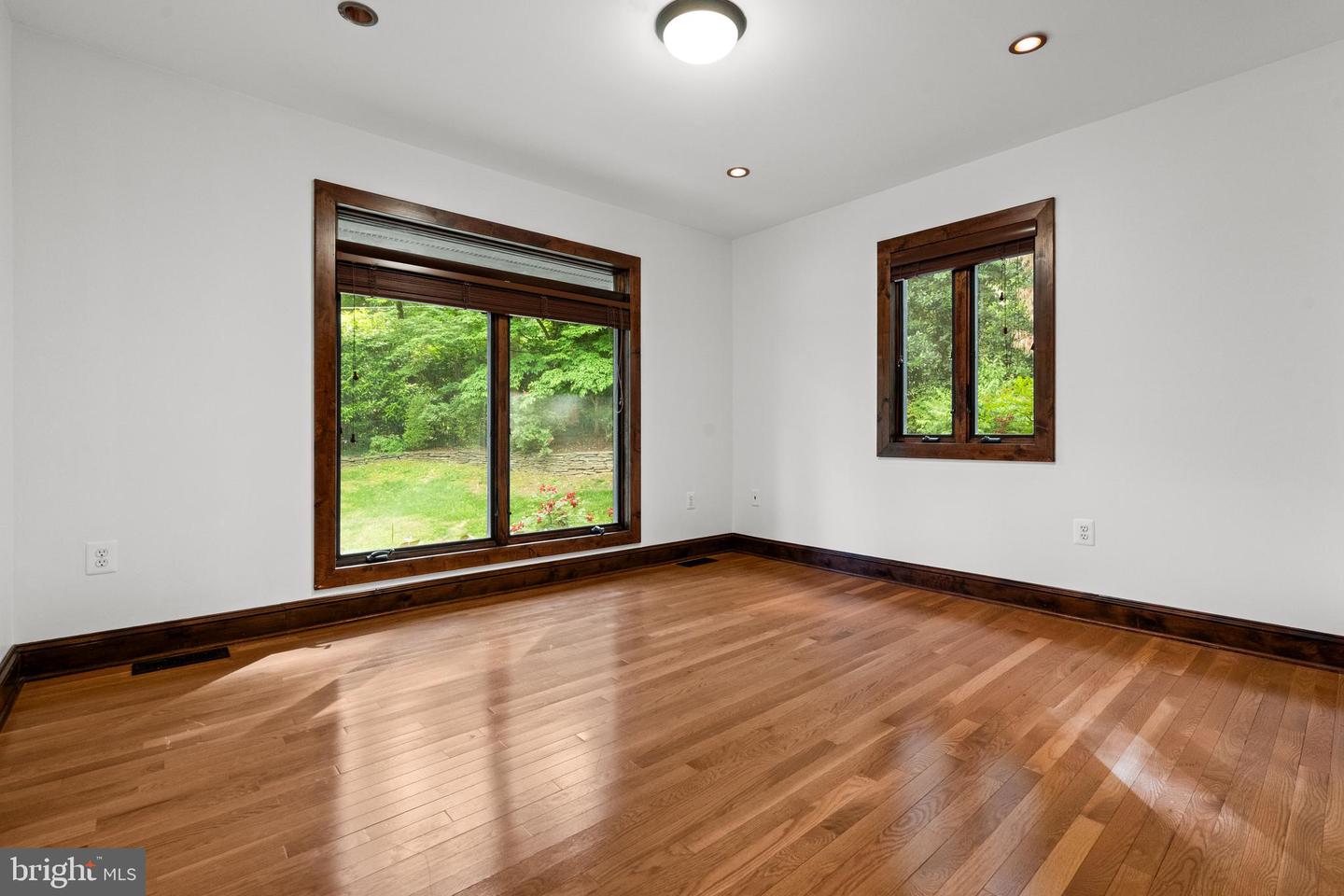 7214 HICKORY ST, FALLS CHURCH, Virginia 22043, 4 Bedrooms Bedrooms, ,3 BathroomsBathrooms,Residential,For sale,7214 HICKORY ST,VAFX2238142 MLS # VAFX2238142