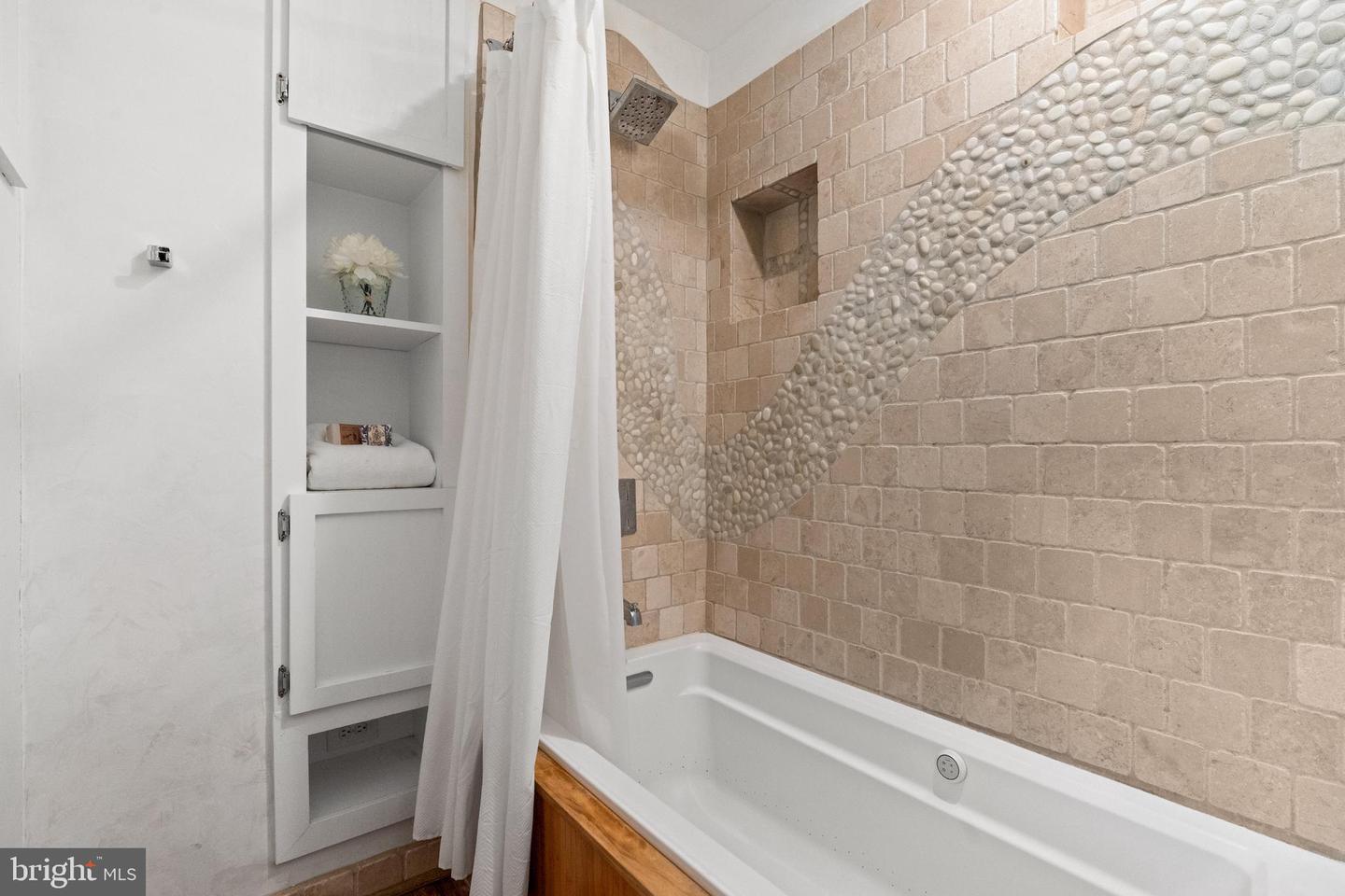 7214 HICKORY ST, FALLS CHURCH, Virginia 22043, 4 Bedrooms Bedrooms, ,3 BathroomsBathrooms,Residential,For sale,7214 HICKORY ST,VAFX2238142 MLS # VAFX2238142