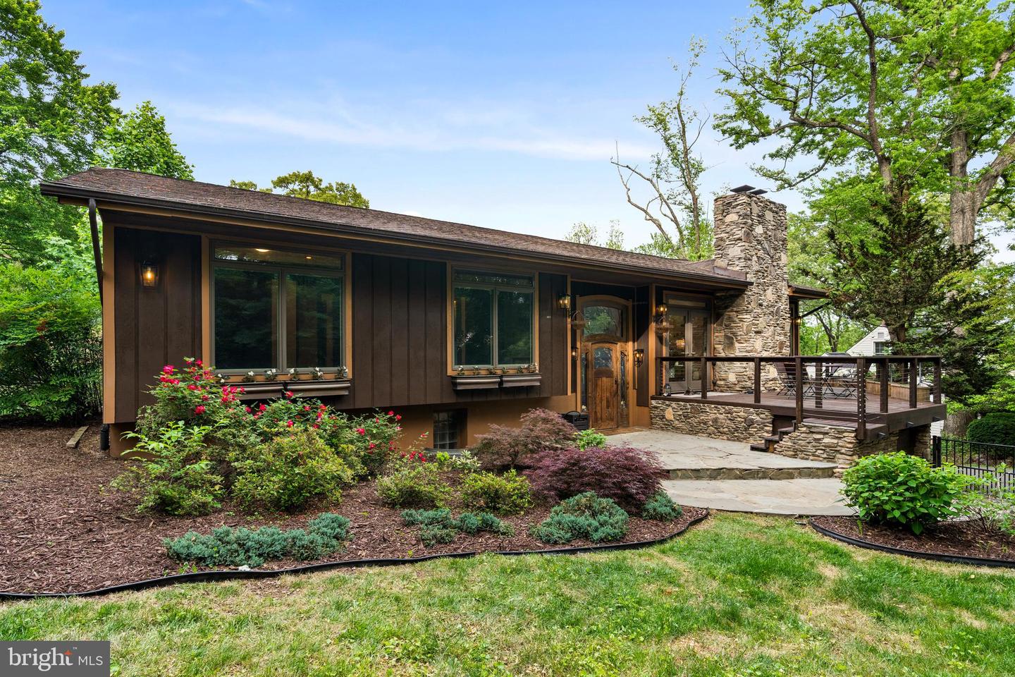 7214 HICKORY ST, FALLS CHURCH, Virginia 22043, 4 Bedrooms Bedrooms, ,3 BathroomsBathrooms,Residential,For sale,7214 HICKORY ST,VAFX2238142 MLS # VAFX2238142