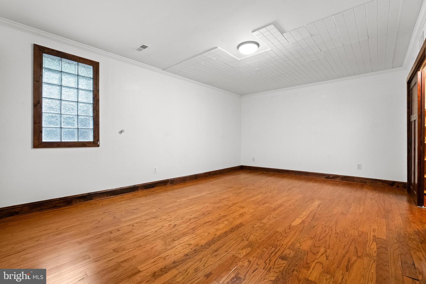 7214 HICKORY ST, FALLS CHURCH, Virginia 22043, 4 Bedrooms Bedrooms, ,3 BathroomsBathrooms,Residential,For sale,7214 HICKORY ST,VAFX2238142 MLS # VAFX2238142