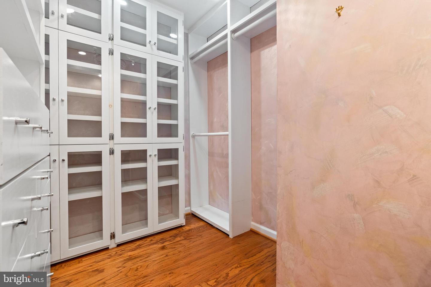 7214 HICKORY ST, FALLS CHURCH, Virginia 22043, 4 Bedrooms Bedrooms, ,3 BathroomsBathrooms,Residential,For sale,7214 HICKORY ST,VAFX2238142 MLS # VAFX2238142