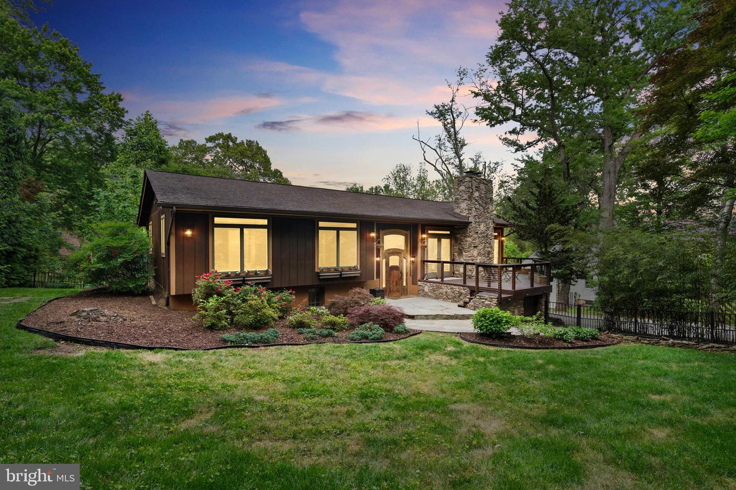 7214 HICKORY ST, FALLS CHURCH, Virginia 22043, 4 Bedrooms Bedrooms, ,3 BathroomsBathrooms,Residential,For sale,7214 HICKORY ST,VAFX2238142 MLS # VAFX2238142