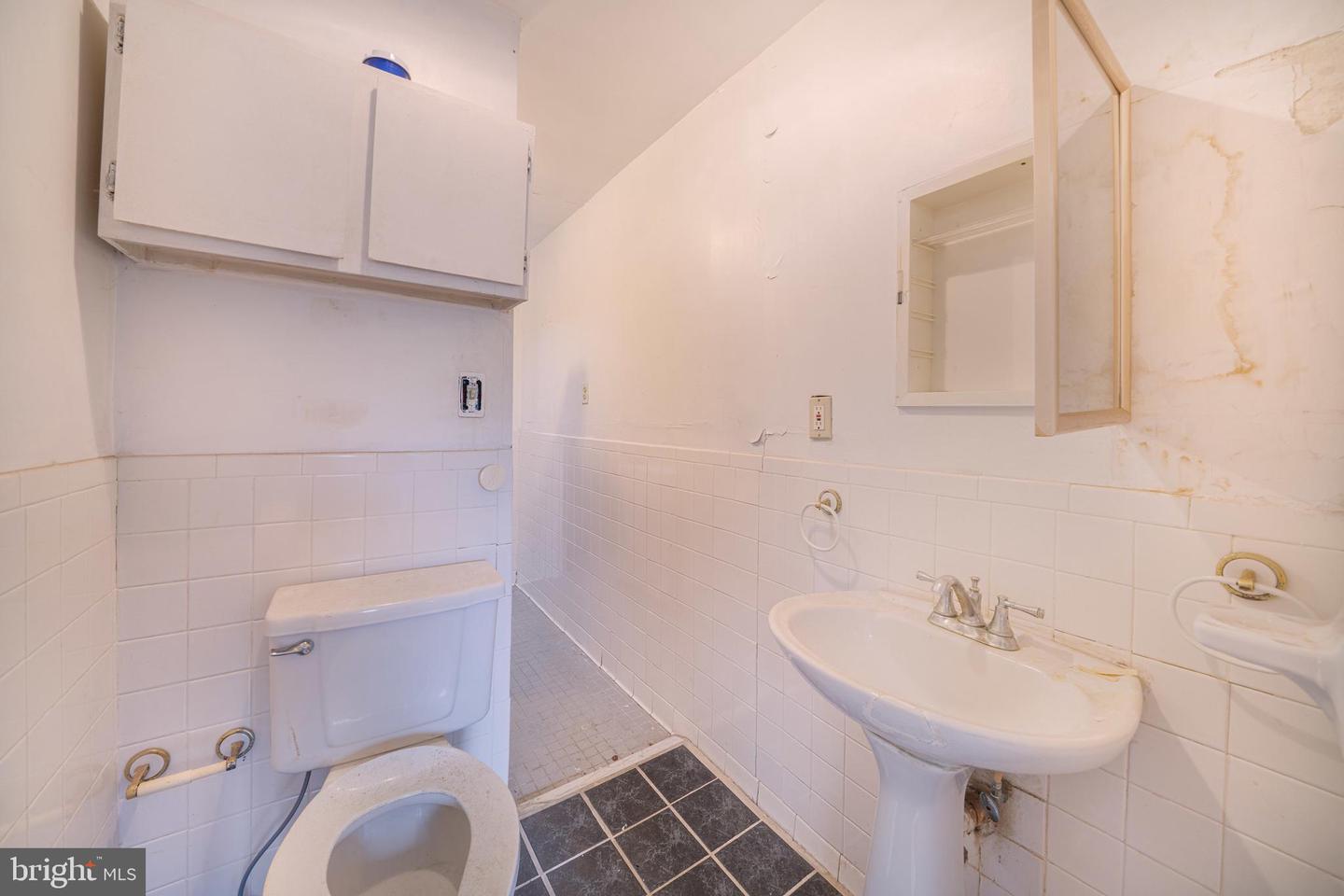 410 G ST NE, WASHINGTON, District Of Columbia 20002, 3 Bedrooms Bedrooms, ,3 BathroomsBathrooms,Residential,For sale,410 G ST NE,DCDC2198794 MLS # DCDC2198794