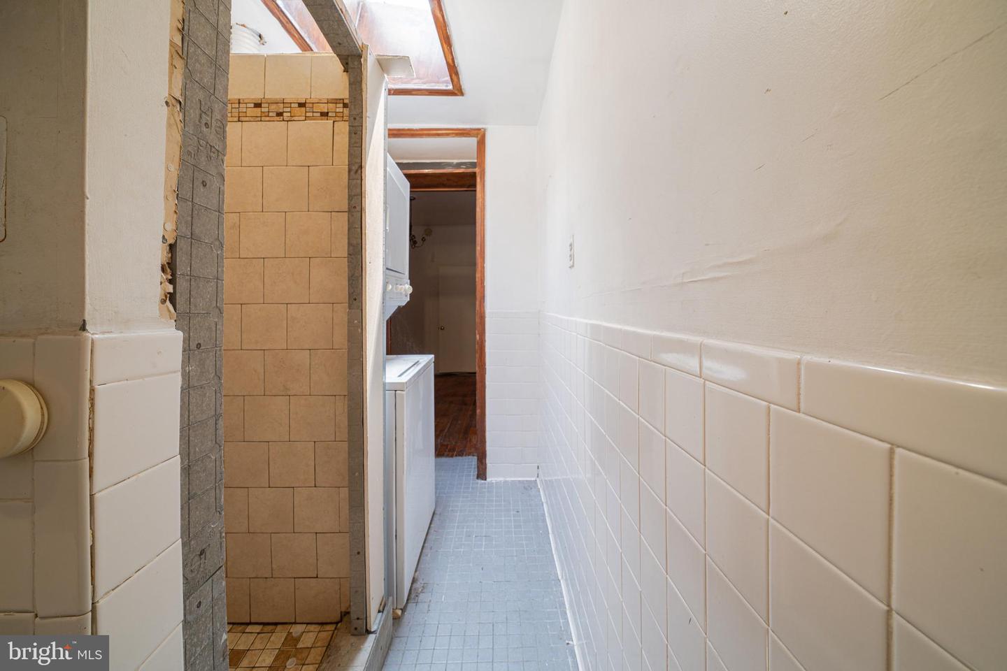 410 G ST NE, WASHINGTON, District Of Columbia 20002, 3 Bedrooms Bedrooms, ,3 BathroomsBathrooms,Residential,For sale,410 G ST NE,DCDC2198794 MLS # DCDC2198794