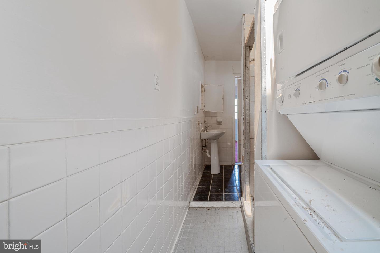 410 G ST NE, WASHINGTON, District Of Columbia 20002, 3 Bedrooms Bedrooms, ,3 BathroomsBathrooms,Residential,For sale,410 G ST NE,DCDC2198794 MLS # DCDC2198794