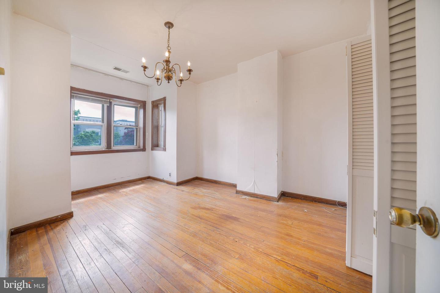 410 G ST NE, WASHINGTON, District Of Columbia 20002, 3 Bedrooms Bedrooms, ,3 BathroomsBathrooms,Residential,For sale,410 G ST NE,DCDC2198794 MLS # DCDC2198794