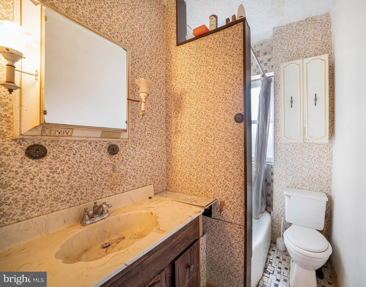 410 G ST NE, WASHINGTON, District Of Columbia 20002, 3 Bedrooms Bedrooms, ,3 BathroomsBathrooms,Residential,For sale,410 G ST NE,DCDC2198794 MLS # DCDC2198794