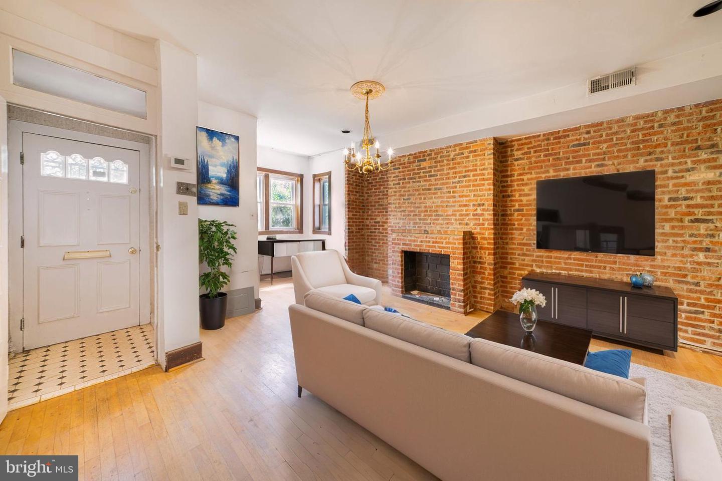 410 G ST NE, WASHINGTON, District Of Columbia 20002, 3 Bedrooms Bedrooms, ,3 BathroomsBathrooms,Residential,For sale,410 G ST NE,DCDC2198794 MLS # DCDC2198794