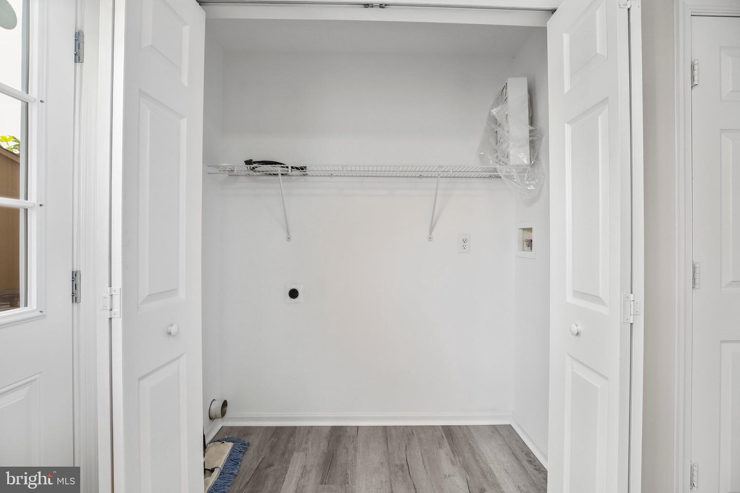 9811 W MIDLAND WAY, FREDERICKSBURG, Virginia 22408, 3 Bedrooms Bedrooms, ,2 BathroomsBathrooms,Residential,For sale,9811 W MIDLAND WAY,VASP2032800 MLS # VASP2032800