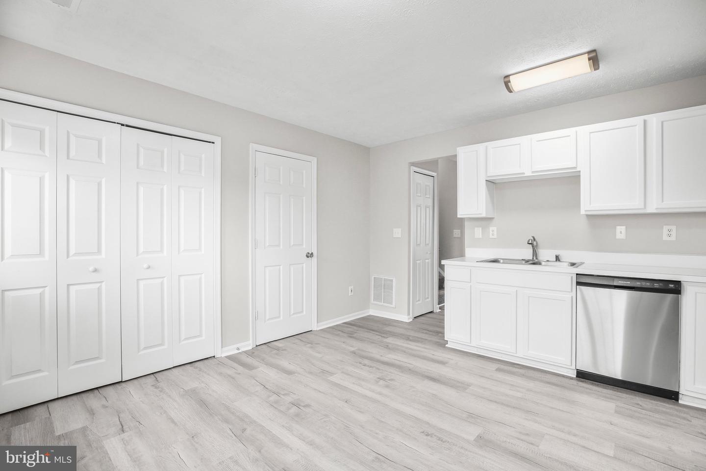 9811 W MIDLAND WAY, FREDERICKSBURG, Virginia 22408, 3 Bedrooms Bedrooms, ,2 BathroomsBathrooms,Residential,For sale,9811 W MIDLAND WAY,VASP2032800 MLS # VASP2032800
