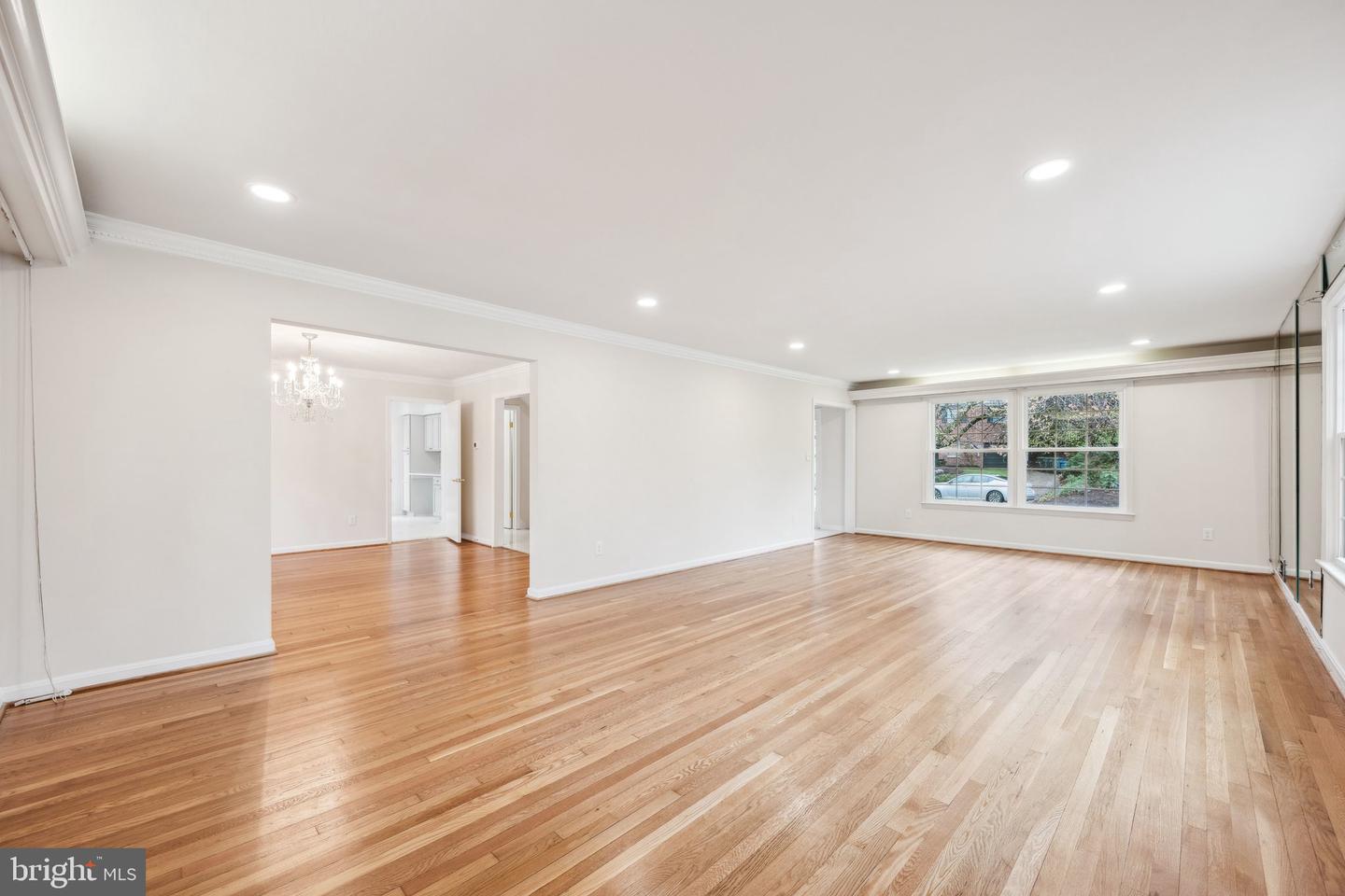2827 ELLICOTT ST NW, WASHINGTON, District Of Columbia 20008, 5 Bedrooms Bedrooms, ,4 BathroomsBathrooms,Residential,For sale,2827 ELLICOTT ST NW,DCDC2199074 MLS # DCDC2199074