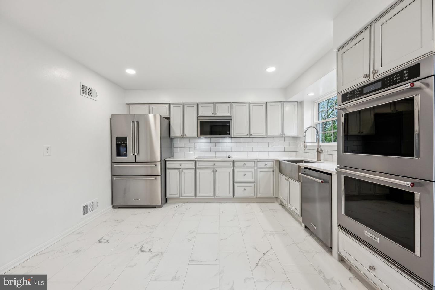 2827 ELLICOTT ST NW, WASHINGTON, District Of Columbia 20008, 5 Bedrooms Bedrooms, ,4 BathroomsBathrooms,Residential,For sale,2827 ELLICOTT ST NW,DCDC2199074 MLS # DCDC2199074