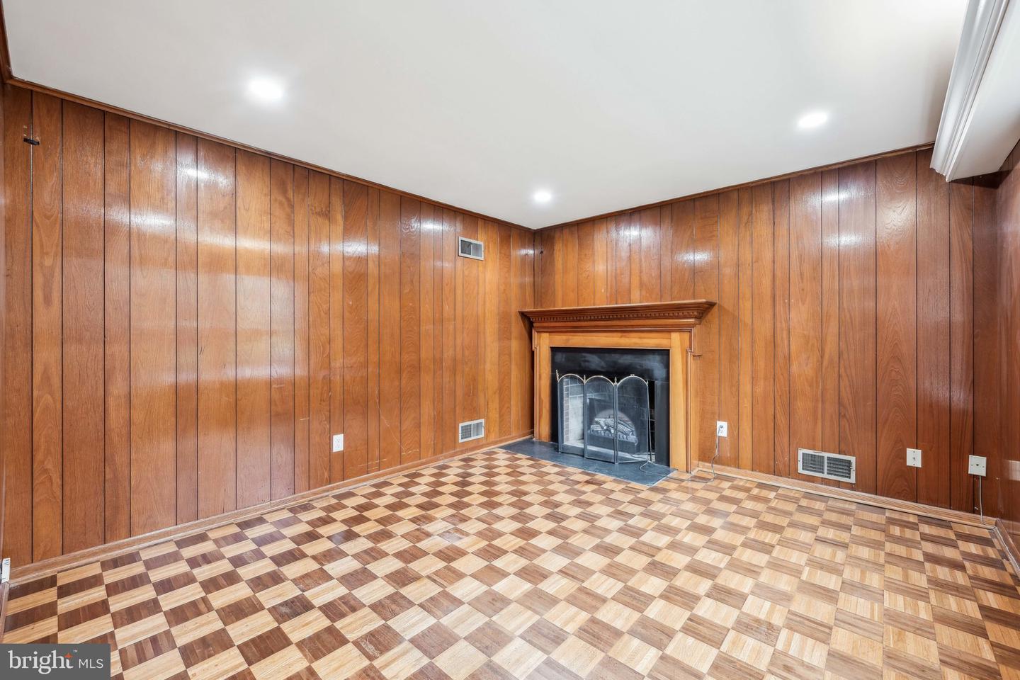 2827 ELLICOTT ST NW, WASHINGTON, District Of Columbia 20008, 5 Bedrooms Bedrooms, ,4 BathroomsBathrooms,Residential,For sale,2827 ELLICOTT ST NW,DCDC2199074 MLS # DCDC2199074