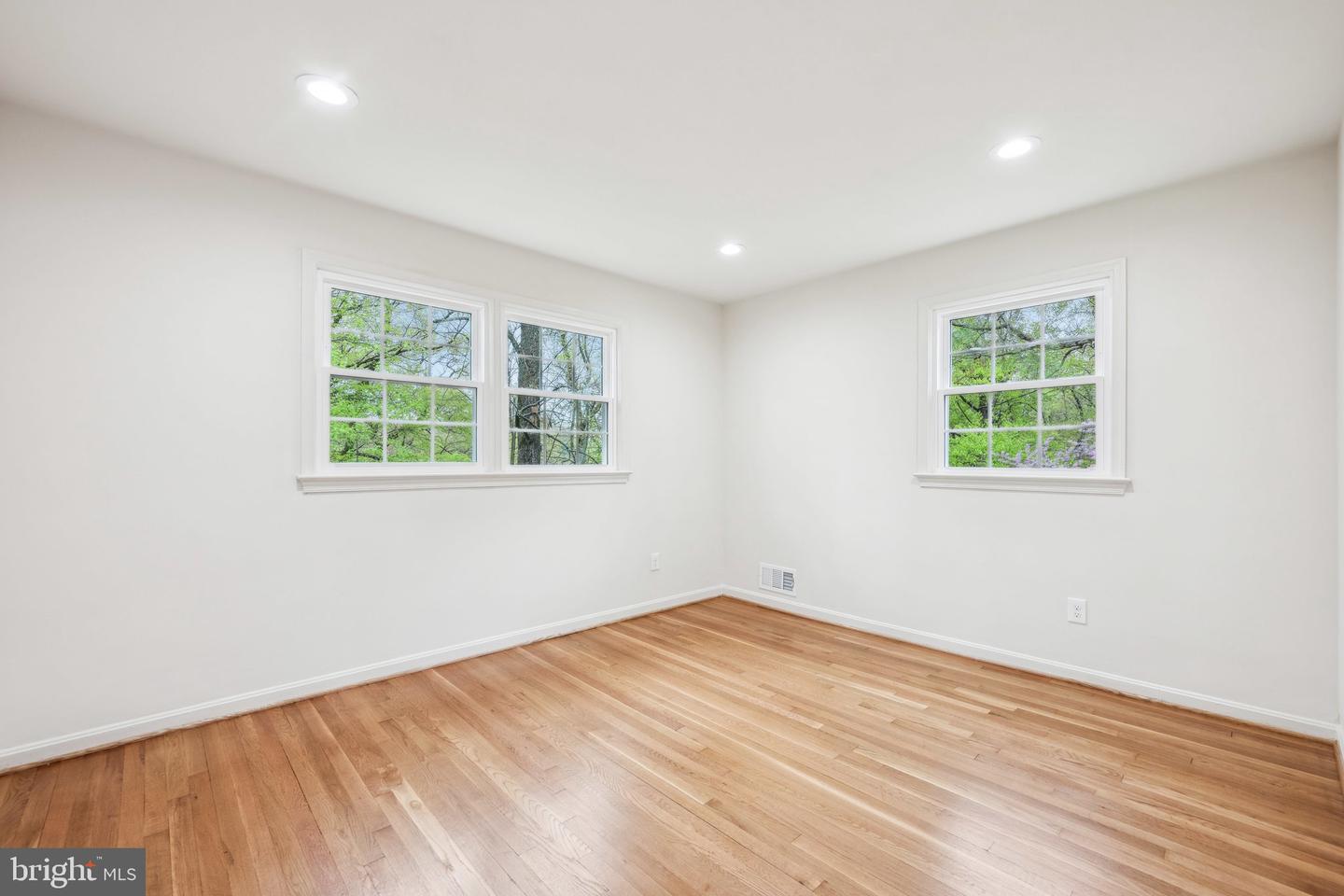 2827 ELLICOTT ST NW, WASHINGTON, District Of Columbia 20008, 5 Bedrooms Bedrooms, ,4 BathroomsBathrooms,Residential,For sale,2827 ELLICOTT ST NW,DCDC2199074 MLS # DCDC2199074