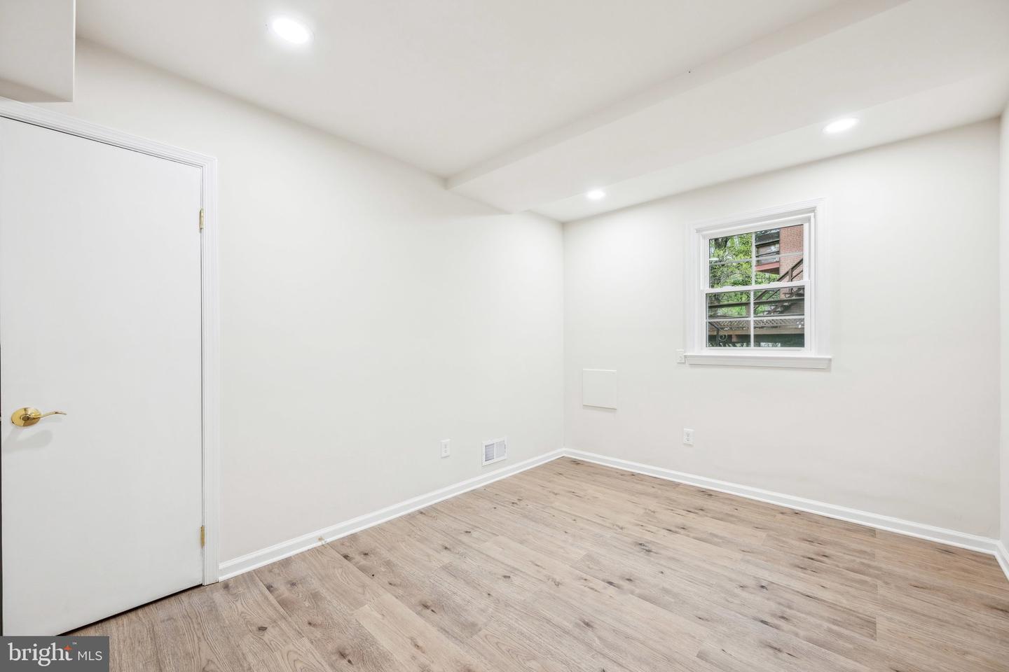 2827 ELLICOTT ST NW, WASHINGTON, District Of Columbia 20008, 5 Bedrooms Bedrooms, ,4 BathroomsBathrooms,Residential,For sale,2827 ELLICOTT ST NW,DCDC2199074 MLS # DCDC2199074