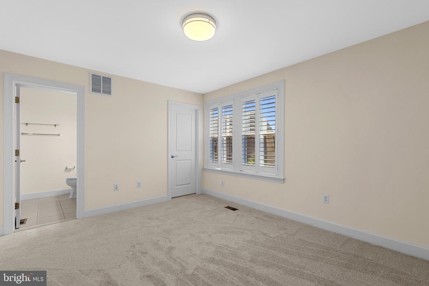 3745 SIGNAL KNOB CT, FALLS CHURCH, Virginia 22041, 4 Bedrooms Bedrooms, ,2 BathroomsBathrooms,Residential,For sale,3745 SIGNAL KNOB CT,VAFX2238810 MLS # VAFX2238810