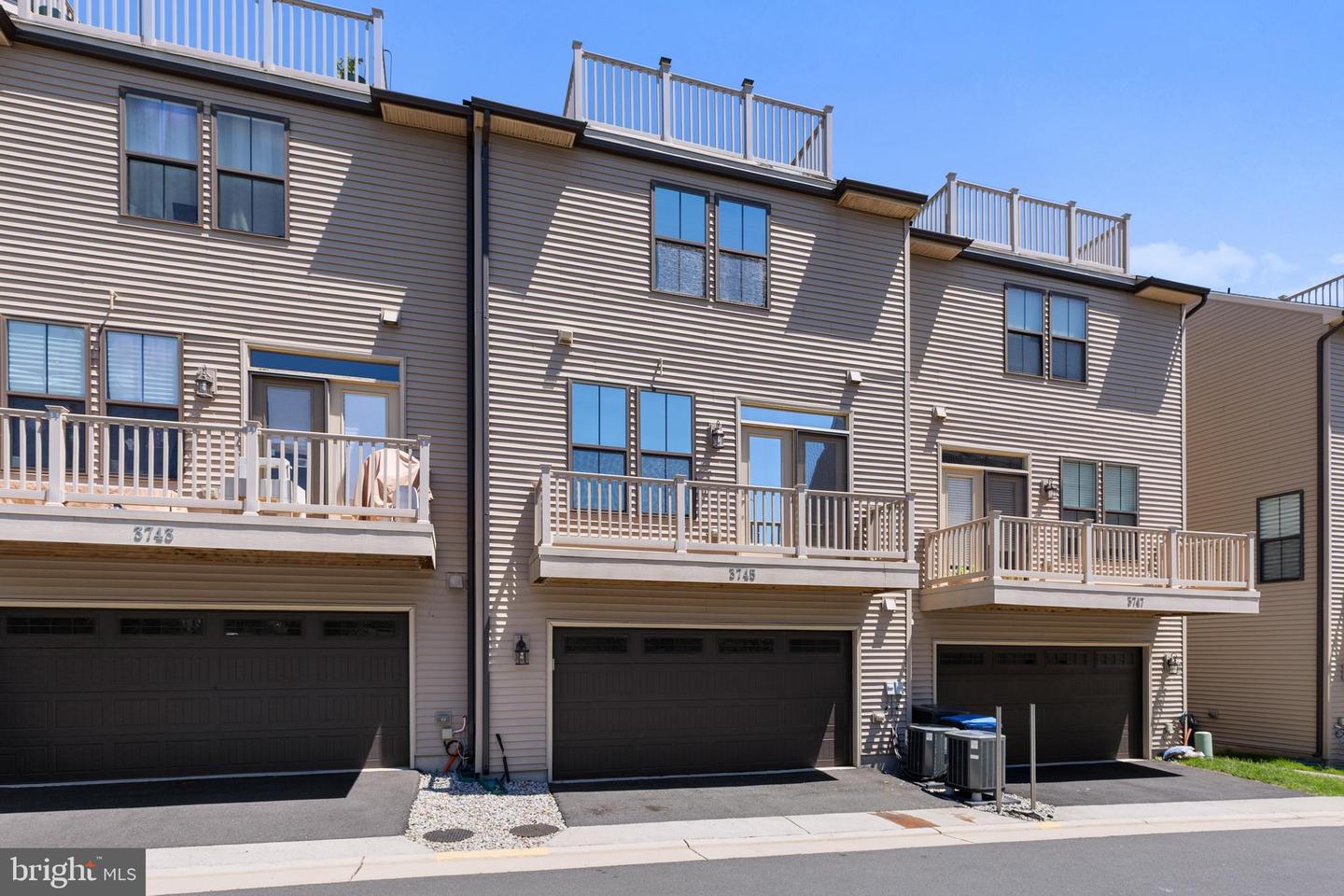 3745 SIGNAL KNOB CT, FALLS CHURCH, Virginia 22041, 4 Bedrooms Bedrooms, ,2 BathroomsBathrooms,Residential,For sale,3745 SIGNAL KNOB CT,VAFX2238810 MLS # VAFX2238810