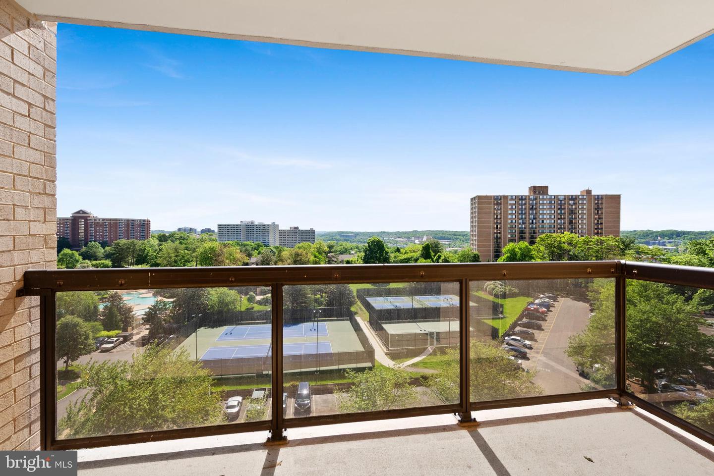 307 YOAKUM PKWY #821, ALEXANDRIA, Virginia 22304, 2 Bedrooms Bedrooms, ,2 BathroomsBathrooms,Residential,For sale,307 YOAKUM PKWY #821,VAAX2045046 MLS # VAAX2045046