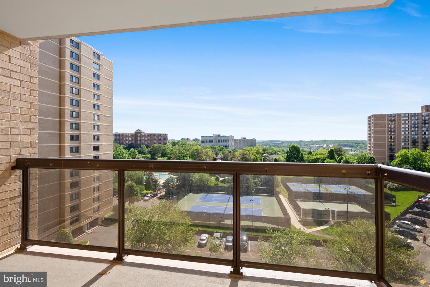 307 YOAKUM PKWY #821, ALEXANDRIA, Virginia 22304, 2 Bedrooms Bedrooms, ,2 BathroomsBathrooms,Residential,For sale,307 YOAKUM PKWY #821,VAAX2045046 MLS # VAAX2045046