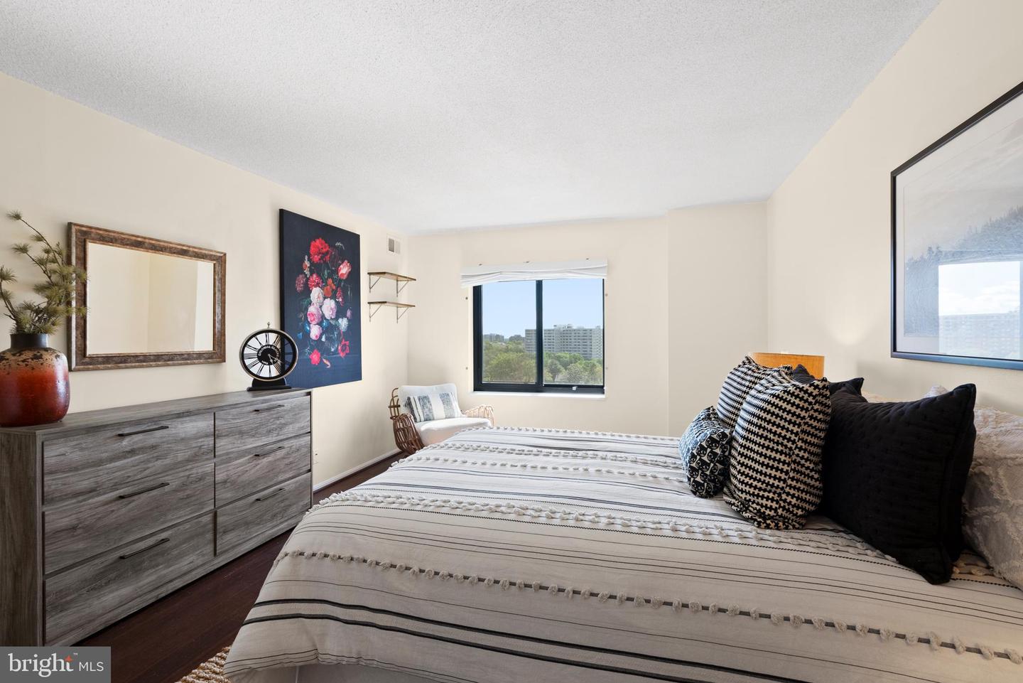 307 YOAKUM PKWY #821, ALEXANDRIA, Virginia 22304, 2 Bedrooms Bedrooms, ,2 BathroomsBathrooms,Residential,For sale,307 YOAKUM PKWY #821,VAAX2045046 MLS # VAAX2045046