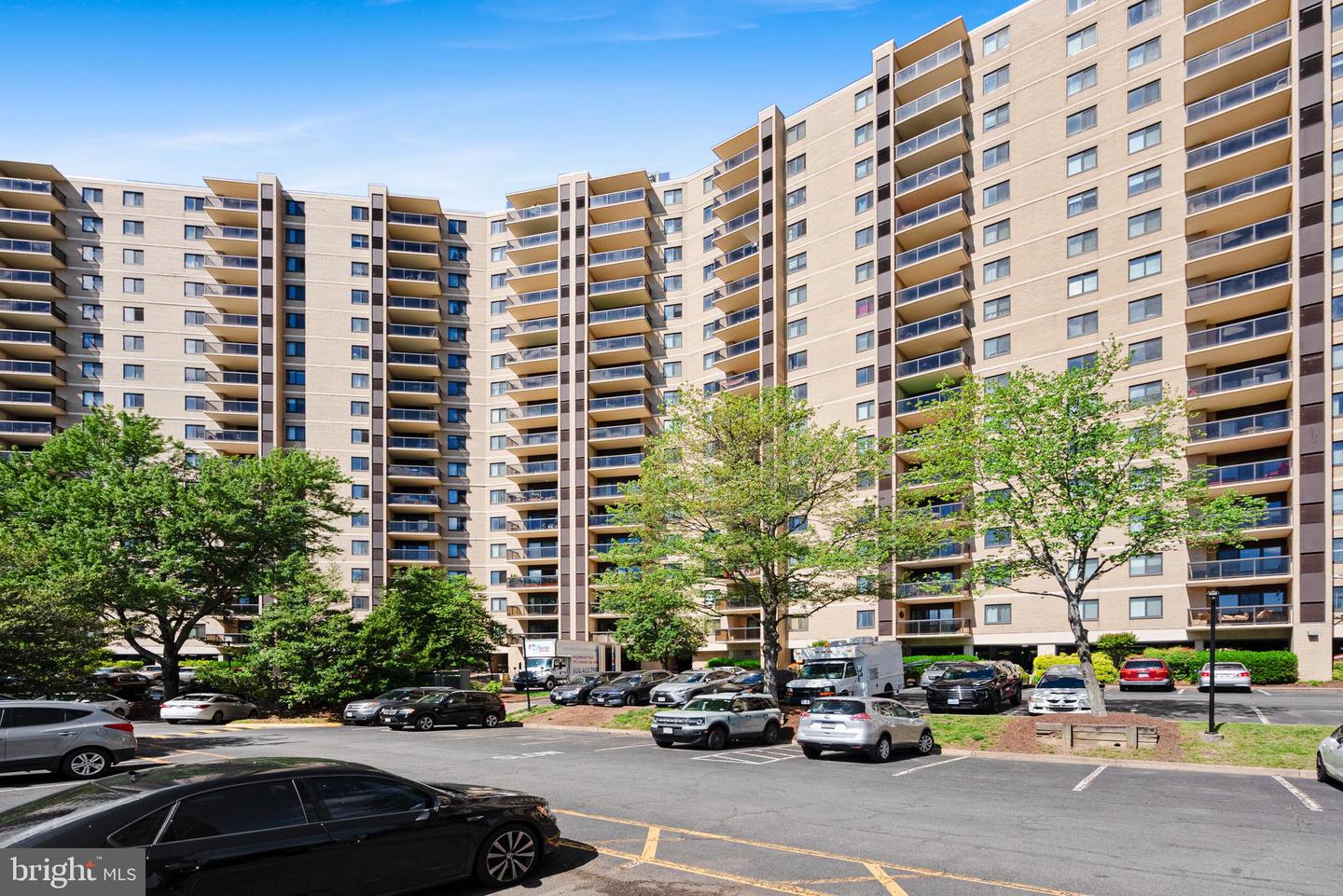 307 YOAKUM PKWY #821, ALEXANDRIA, Virginia 22304, 2 Bedrooms Bedrooms, ,2 BathroomsBathrooms,Residential,For sale,307 YOAKUM PKWY #821,VAAX2045046 MLS # VAAX2045046