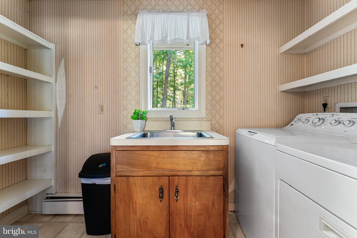 189 VALE LN, LANCASTER, Virginia 22503, 3 Bedrooms Bedrooms, 9 Rooms Rooms,3 BathroomsBathrooms,Residential,For sale,189 VALE LN,VALV2000794 MLS # VALV2000794