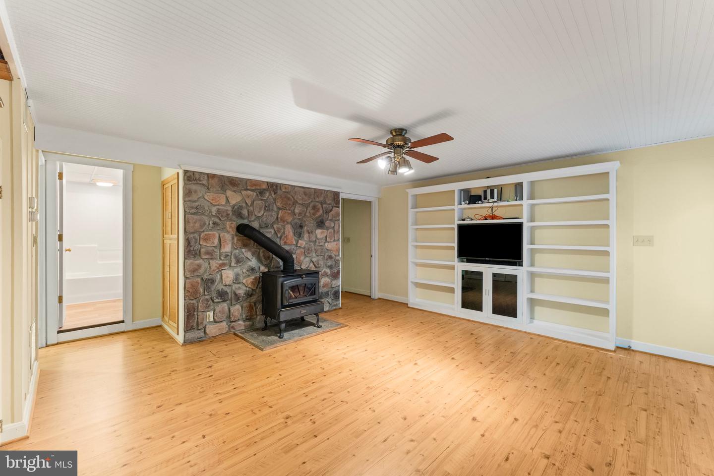 189 VALE LN, LANCASTER, Virginia 22503, 3 Bedrooms Bedrooms, 9 Rooms Rooms,3 BathroomsBathrooms,Residential,For sale,189 VALE LN,VALV2000794 MLS # VALV2000794