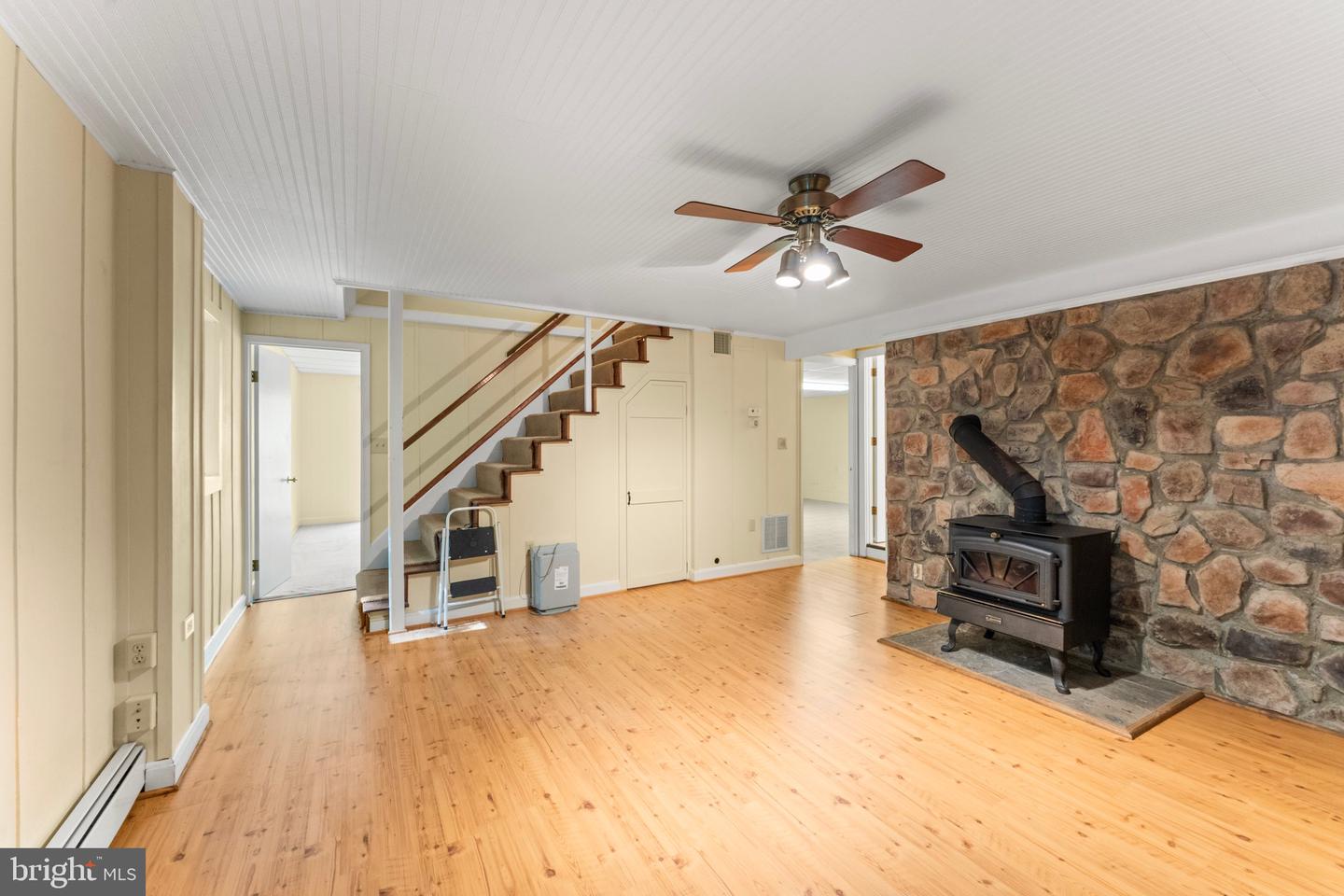 189 VALE LN, LANCASTER, Virginia 22503, 3 Bedrooms Bedrooms, 9 Rooms Rooms,3 BathroomsBathrooms,Residential,For sale,189 VALE LN,VALV2000794 MLS # VALV2000794