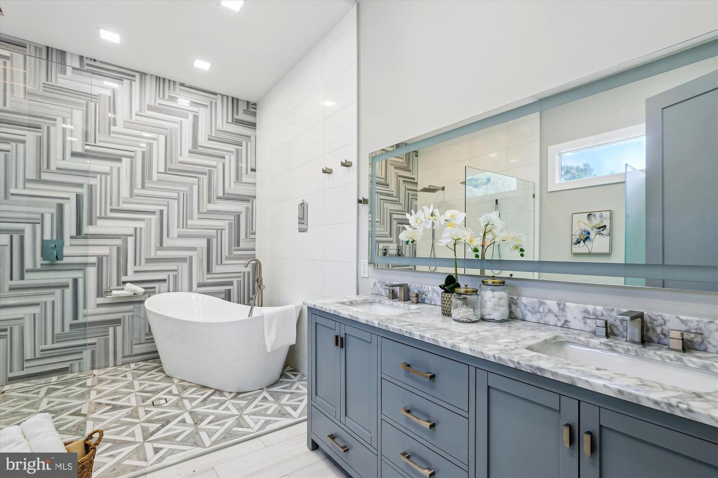 5706 NEVADA AVE NW, WASHINGTON, District Of Columbia 20015, 6 Bedrooms Bedrooms, ,4 BathroomsBathrooms,Residential,For sale,5706 NEVADA AVE NW,DCDC2199686 MLS # DCDC2199686