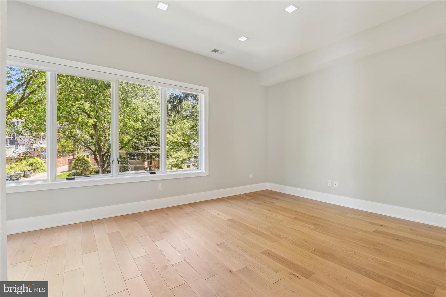 5706 NEVADA AVE NW, WASHINGTON, District Of Columbia 20015, 6 Bedrooms Bedrooms, ,4 BathroomsBathrooms,Residential,For sale,5706 NEVADA AVE NW,DCDC2199686 MLS # DCDC2199686