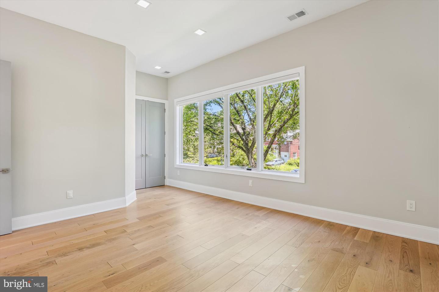 5706 NEVADA AVE NW, WASHINGTON, District Of Columbia 20015, 6 Bedrooms Bedrooms, ,4 BathroomsBathrooms,Residential,For sale,5706 NEVADA AVE NW,DCDC2199686 MLS # DCDC2199686