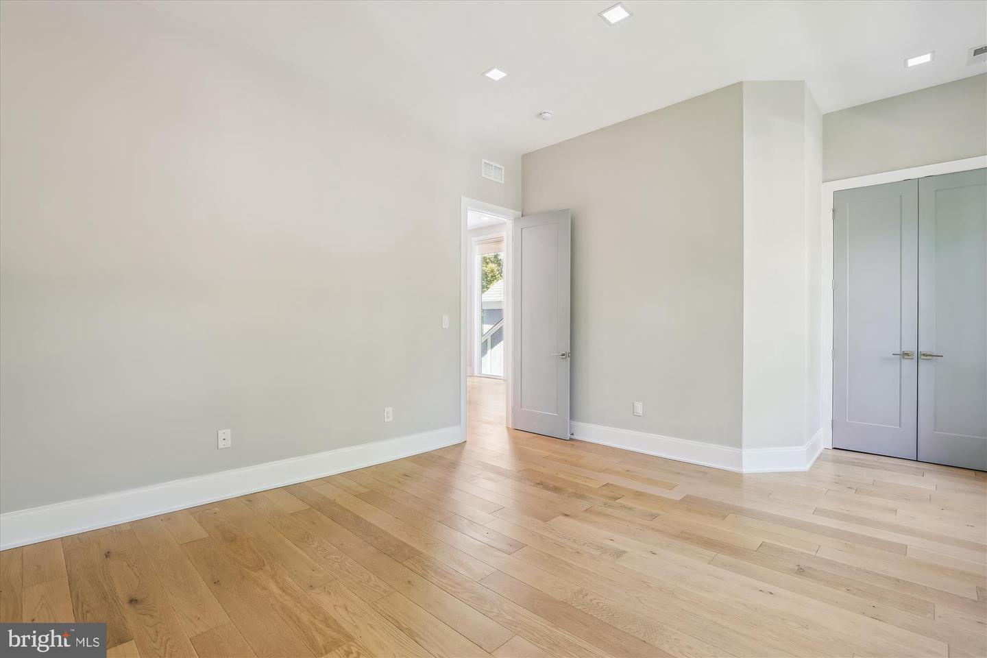 5706 NEVADA AVE NW, WASHINGTON, District Of Columbia 20015, 6 Bedrooms Bedrooms, ,4 BathroomsBathrooms,Residential,For sale,5706 NEVADA AVE NW,DCDC2199686 MLS # DCDC2199686