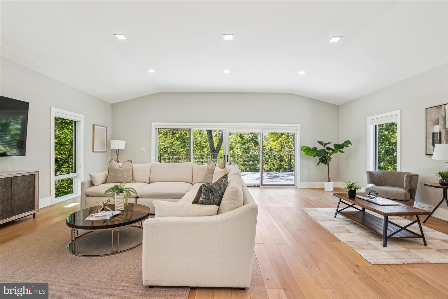 5706 NEVADA AVE NW, WASHINGTON, District Of Columbia 20015, 6 Bedrooms Bedrooms, ,4 BathroomsBathrooms,Residential,For sale,5706 NEVADA AVE NW,DCDC2199686 MLS # DCDC2199686