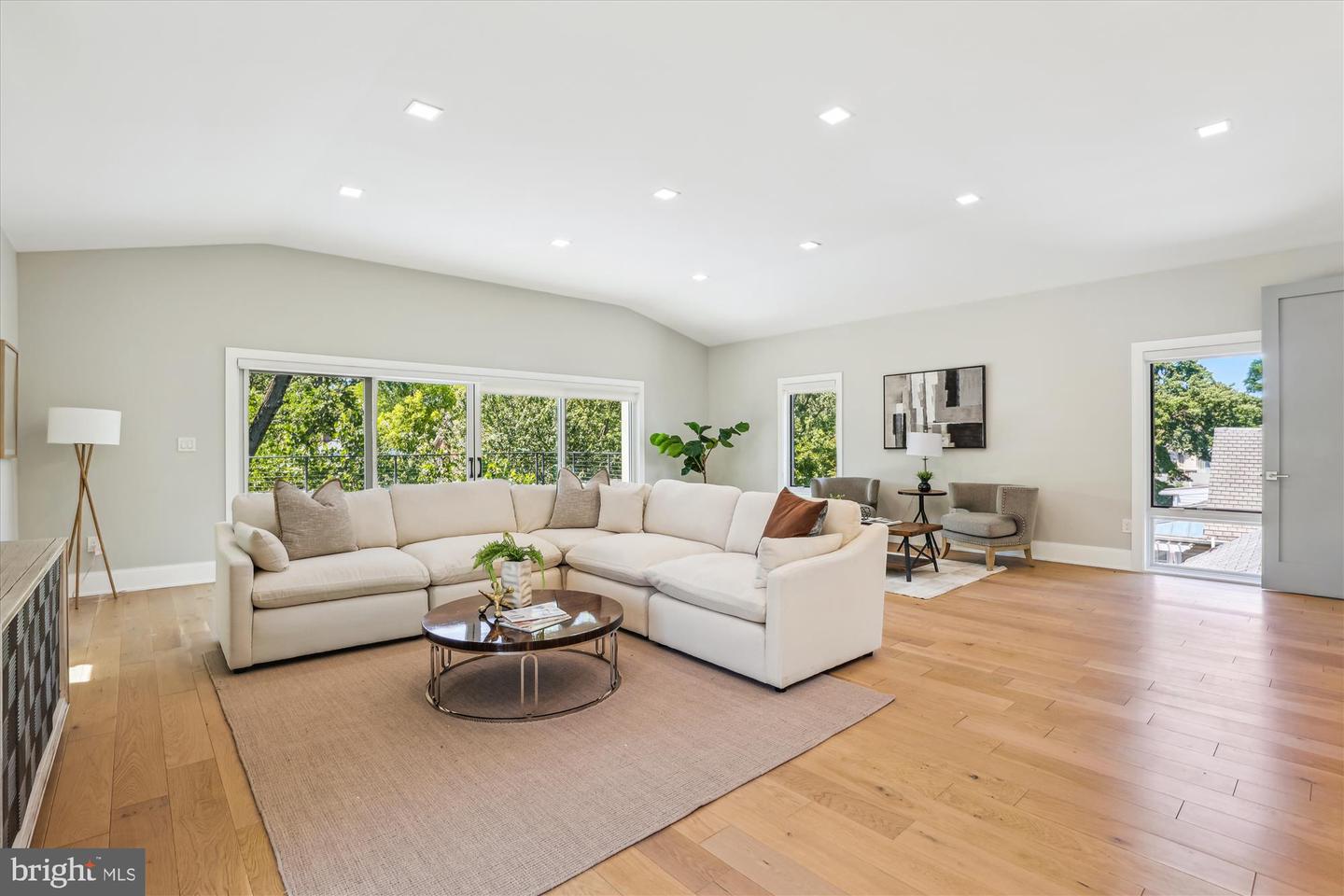 5706 NEVADA AVE NW, WASHINGTON, District Of Columbia 20015, 6 Bedrooms Bedrooms, ,4 BathroomsBathrooms,Residential,For sale,5706 NEVADA AVE NW,DCDC2199686 MLS # DCDC2199686