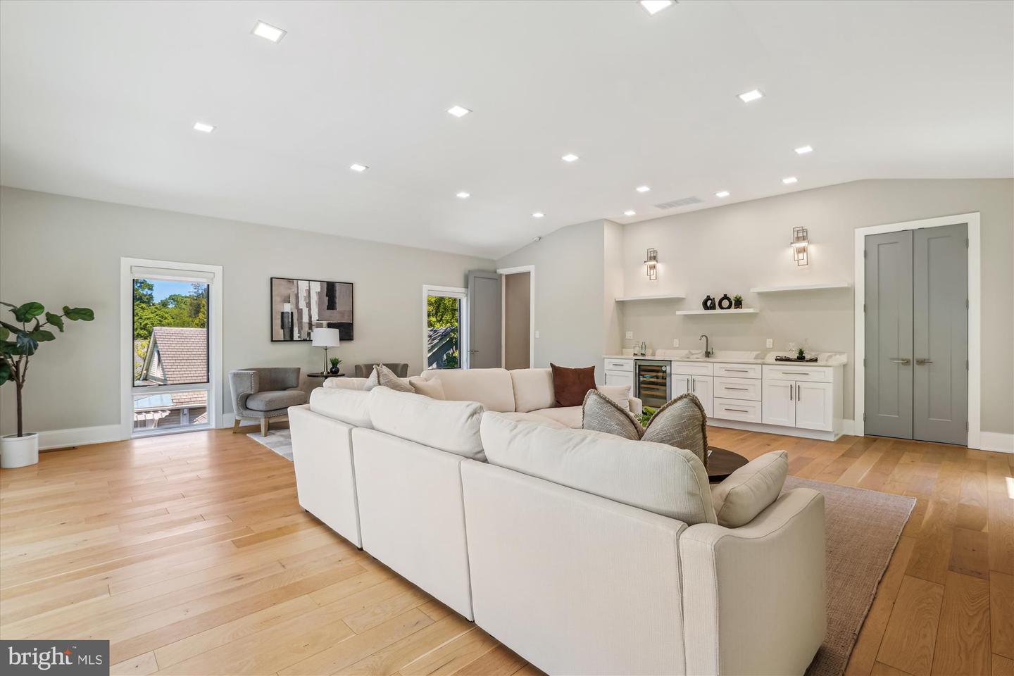 5706 NEVADA AVE NW, WASHINGTON, District Of Columbia 20015, 6 Bedrooms Bedrooms, ,4 BathroomsBathrooms,Residential,For sale,5706 NEVADA AVE NW,DCDC2199686 MLS # DCDC2199686