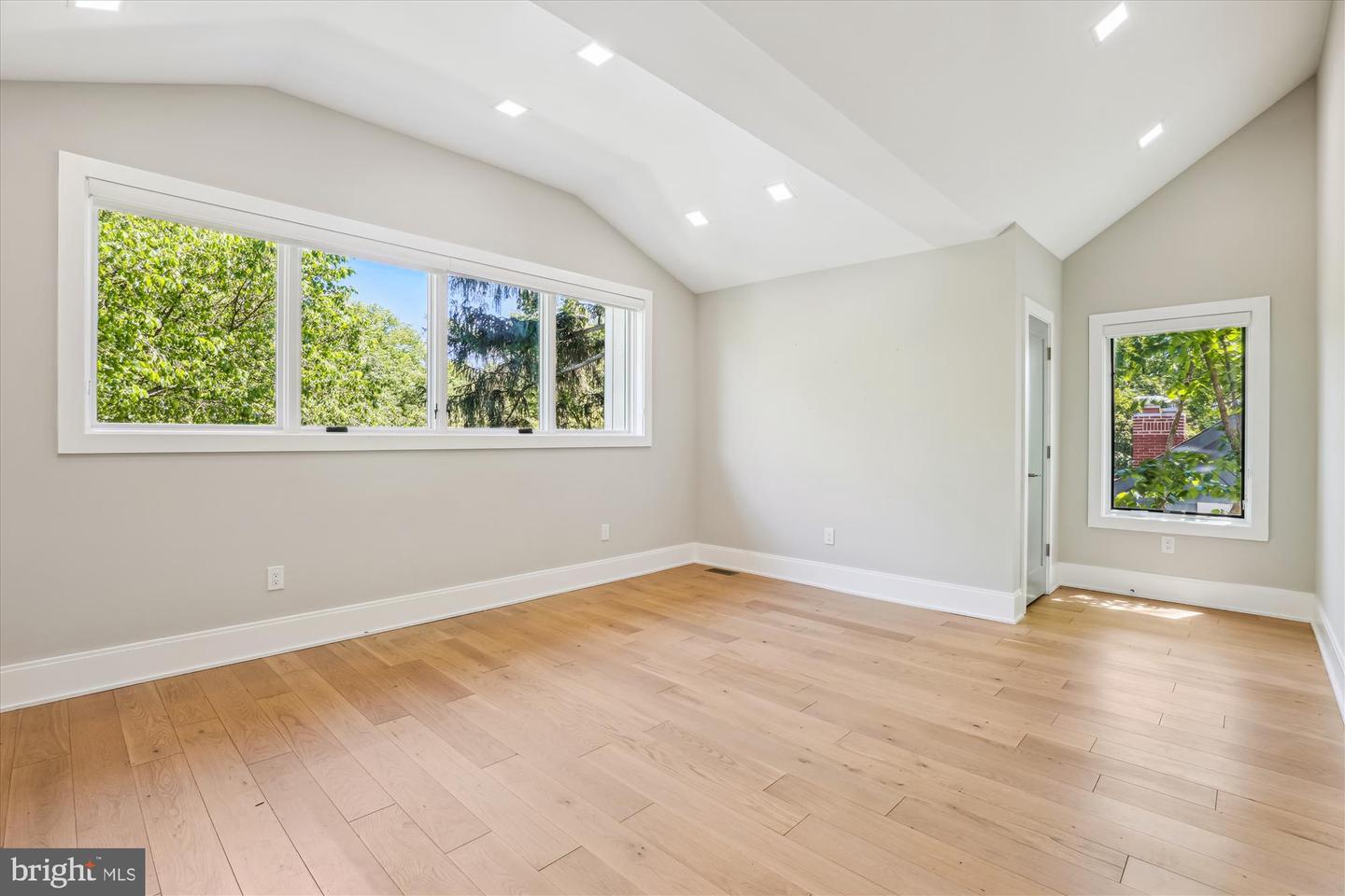 5706 NEVADA AVE NW, WASHINGTON, District Of Columbia 20015, 6 Bedrooms Bedrooms, ,4 BathroomsBathrooms,Residential,For sale,5706 NEVADA AVE NW,DCDC2199686 MLS # DCDC2199686
