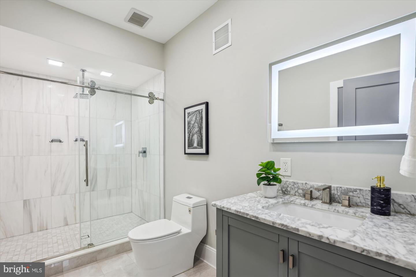 5706 NEVADA AVE NW, WASHINGTON, District Of Columbia 20015, 6 Bedrooms Bedrooms, ,4 BathroomsBathrooms,Residential,For sale,5706 NEVADA AVE NW,DCDC2199686 MLS # DCDC2199686