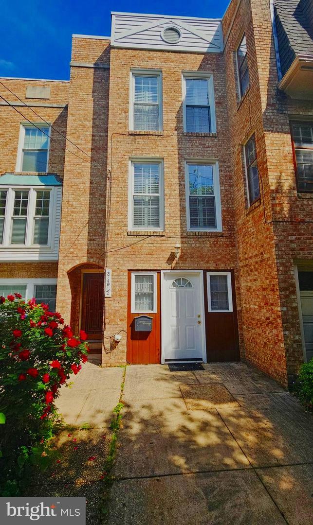 3749 1/2 KANAWHA ST NW, WASHINGTON, District Of Columbia 20015, 3 Bedrooms Bedrooms, ,3 BathroomsBathrooms,Residential,For sale,3749 1/2 KANAWHA ST NW,DCDC2199864 MLS # DCDC2199864