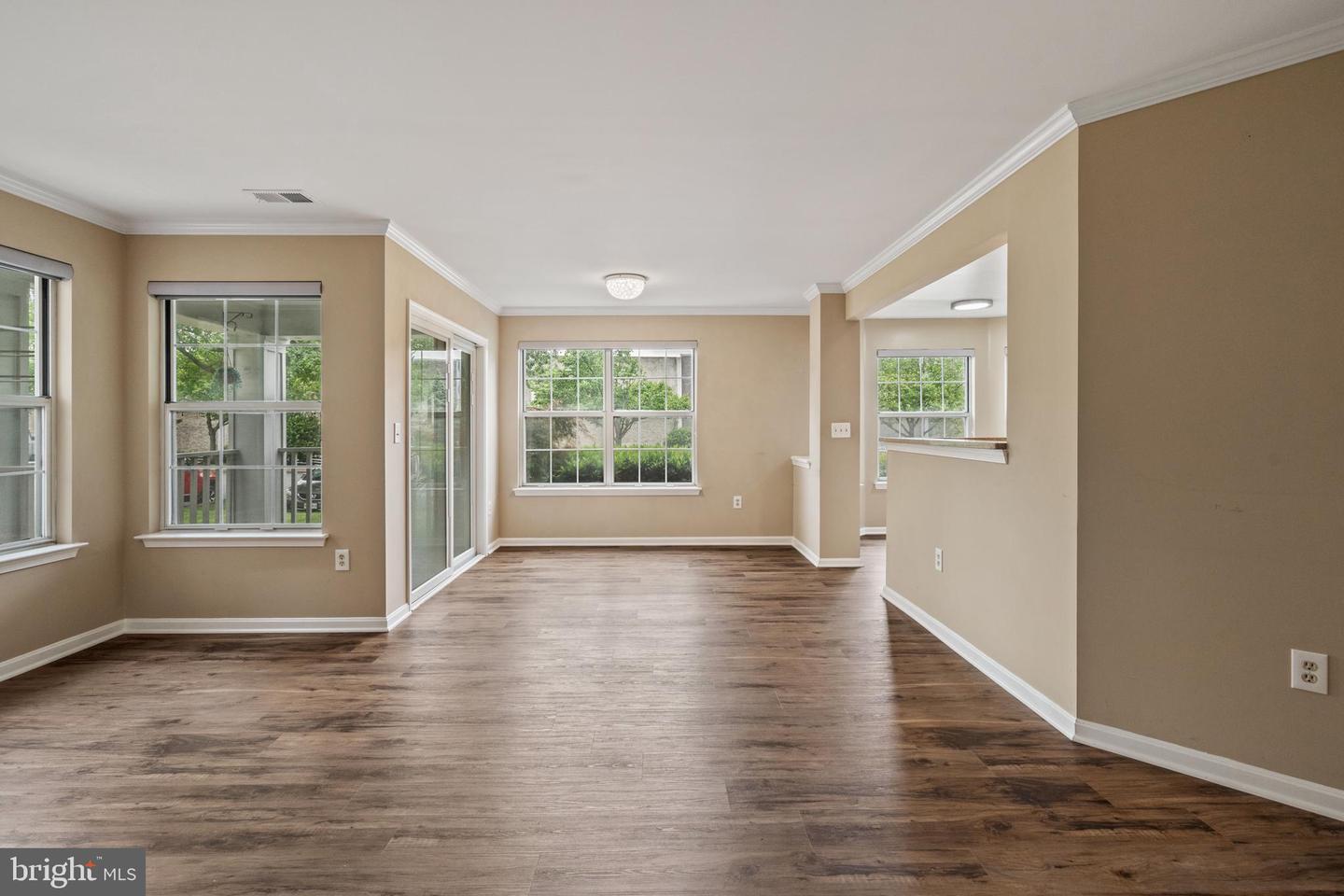 5632 WILLOUGHBY NEWTON DR #11, CENTREVILLE, Virginia 20120, 2 Bedrooms Bedrooms, ,2 BathroomsBathrooms,Residential,For sale,5632 WILLOUGHBY NEWTON DR #11,VAFX2240252 MLS # VAFX2240252