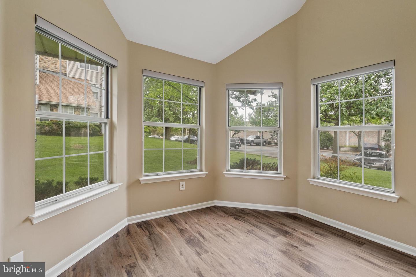 5632 WILLOUGHBY NEWTON DR #11, CENTREVILLE, Virginia 20120, 2 Bedrooms Bedrooms, ,2 BathroomsBathrooms,Residential,For sale,5632 WILLOUGHBY NEWTON DR #11,VAFX2240252 MLS # VAFX2240252