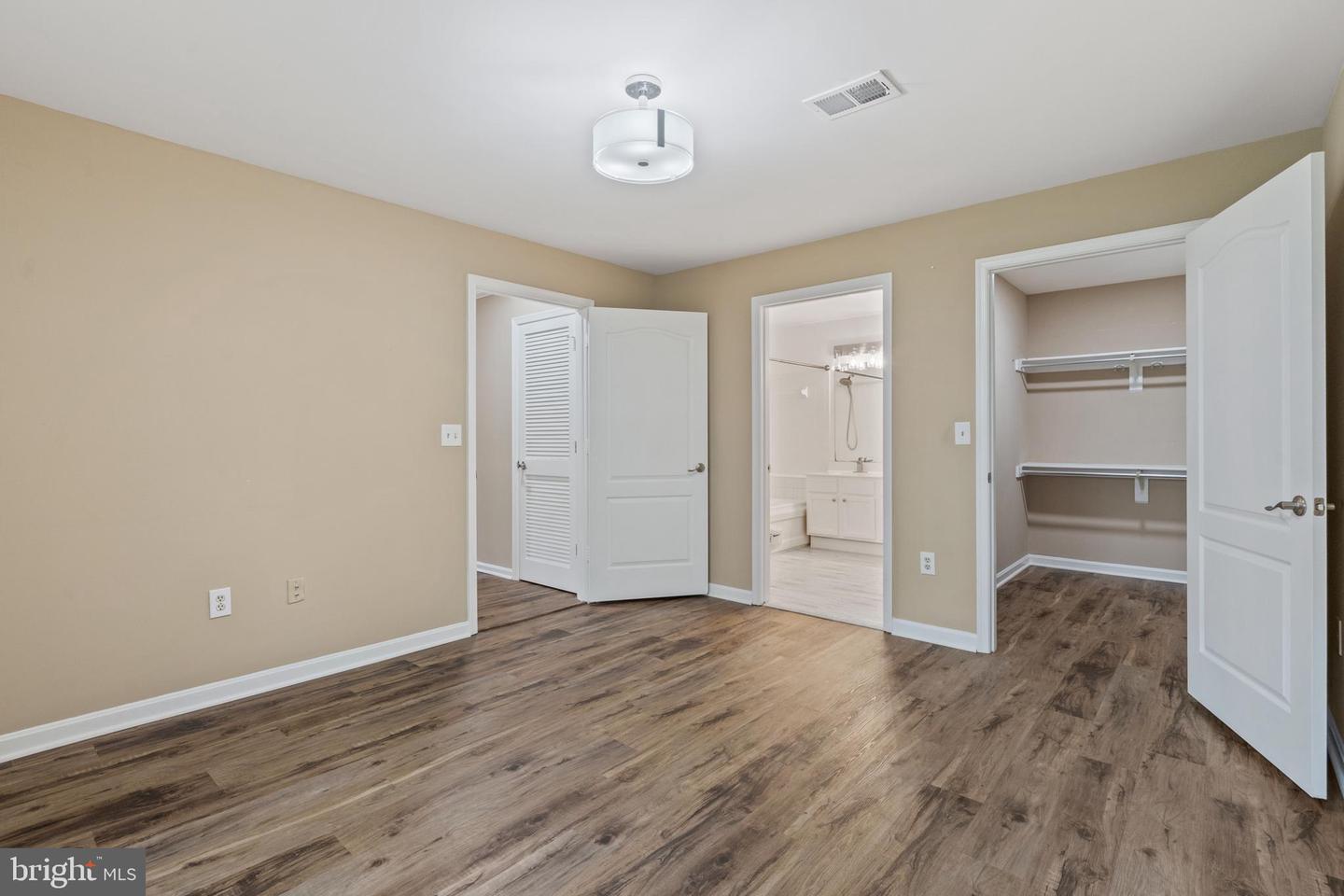 5632 WILLOUGHBY NEWTON DR #11, CENTREVILLE, Virginia 20120, 2 Bedrooms Bedrooms, ,2 BathroomsBathrooms,Residential,For sale,5632 WILLOUGHBY NEWTON DR #11,VAFX2240252 MLS # VAFX2240252