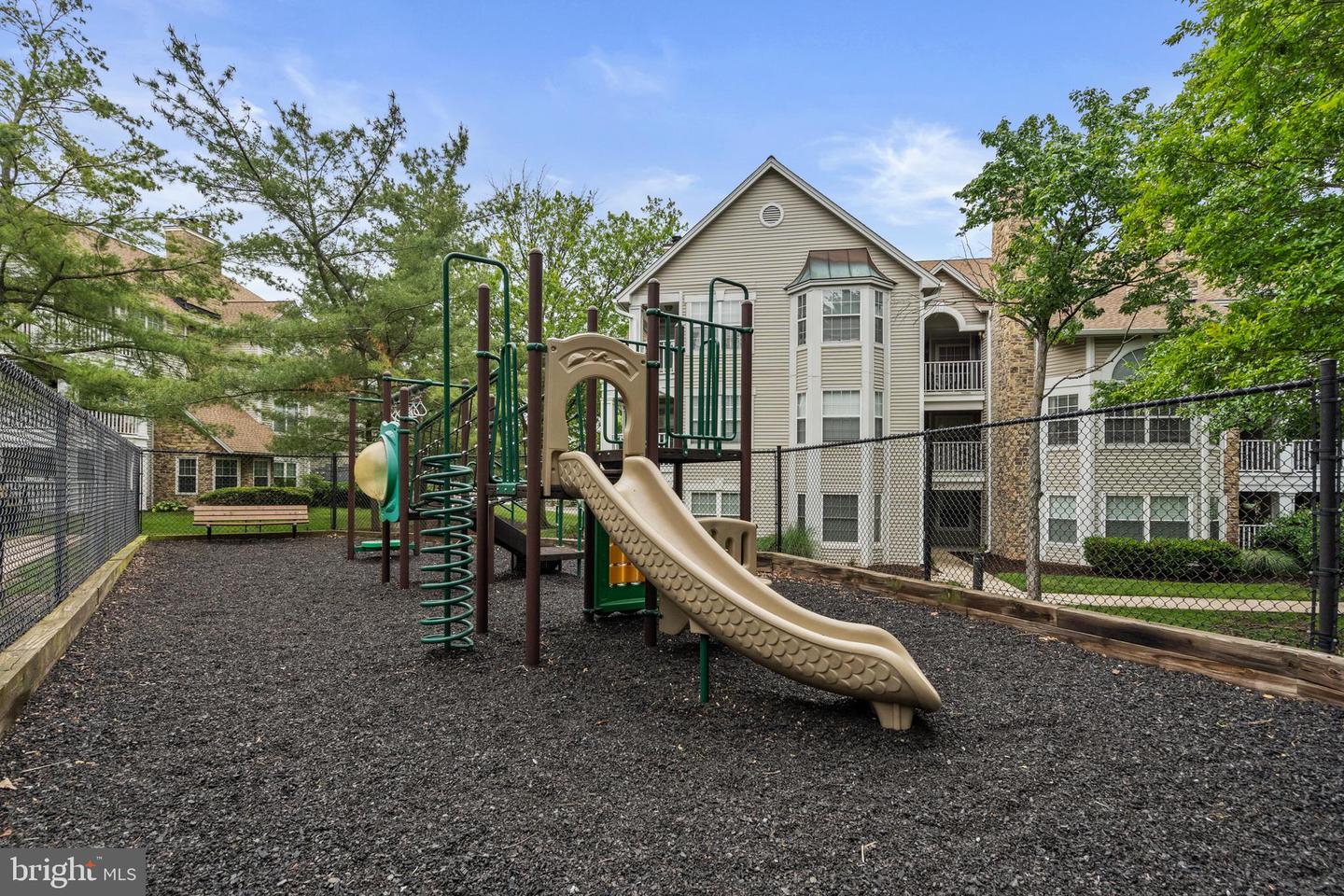 5632 WILLOUGHBY NEWTON DR #11, CENTREVILLE, Virginia 20120, 2 Bedrooms Bedrooms, ,2 BathroomsBathrooms,Residential,For sale,5632 WILLOUGHBY NEWTON DR #11,VAFX2240252 MLS # VAFX2240252