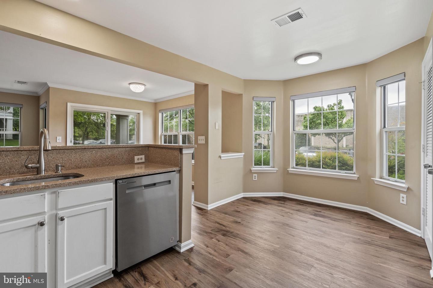 5632 WILLOUGHBY NEWTON DR #11, CENTREVILLE, Virginia 20120, 2 Bedrooms Bedrooms, ,2 BathroomsBathrooms,Residential,For sale,5632 WILLOUGHBY NEWTON DR #11,VAFX2240252 MLS # VAFX2240252