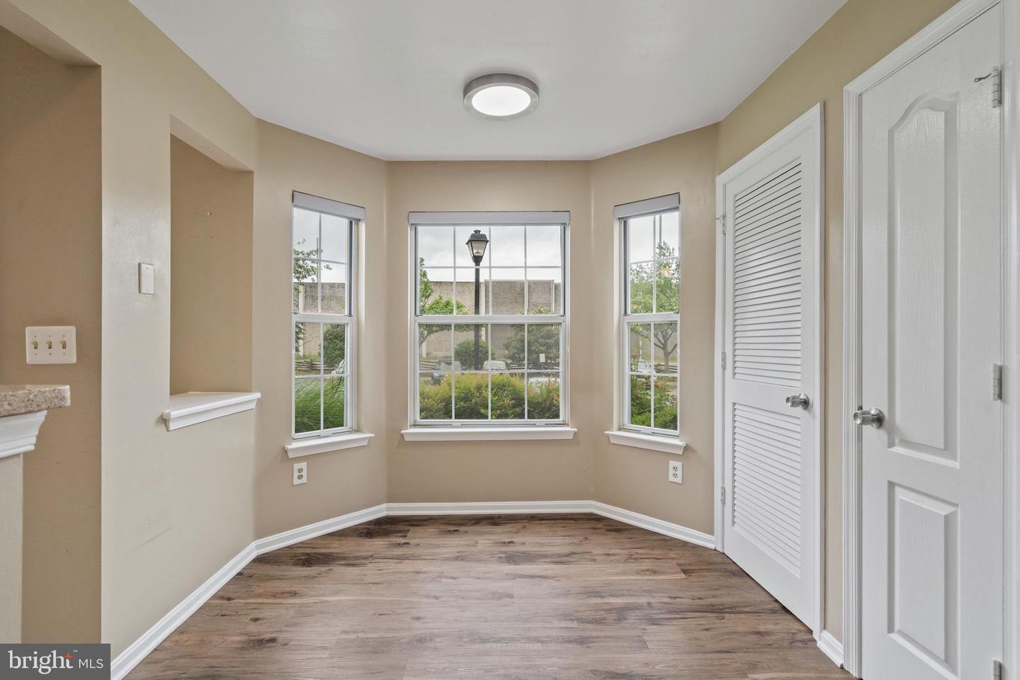 5632 WILLOUGHBY NEWTON DR #11, CENTREVILLE, Virginia 20120, 2 Bedrooms Bedrooms, ,2 BathroomsBathrooms,Residential,For sale,5632 WILLOUGHBY NEWTON DR #11,VAFX2240252 MLS # VAFX2240252