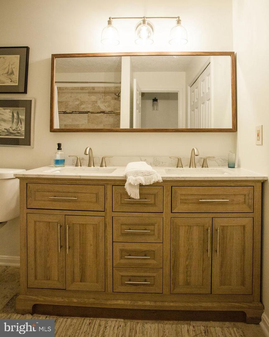 7704 WILLOW POINT DR #7704, FALLS CHURCH, Virginia 22042, 2 Bedrooms Bedrooms, ,1 BathroomBathrooms,Residential,For sale,7704 WILLOW POINT DR #7704,VAFX2240386 MLS # VAFX2240386