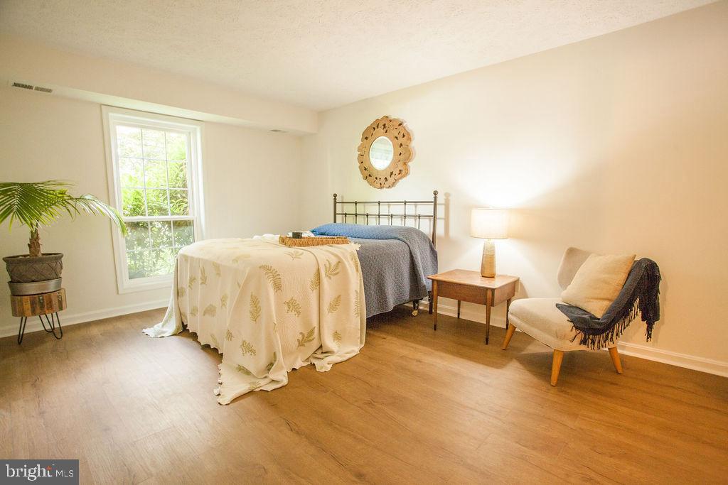 7704 WILLOW POINT DR #7704, FALLS CHURCH, Virginia 22042, 2 Bedrooms Bedrooms, ,1 BathroomBathrooms,Residential,For sale,7704 WILLOW POINT DR #7704,VAFX2240386 MLS # VAFX2240386