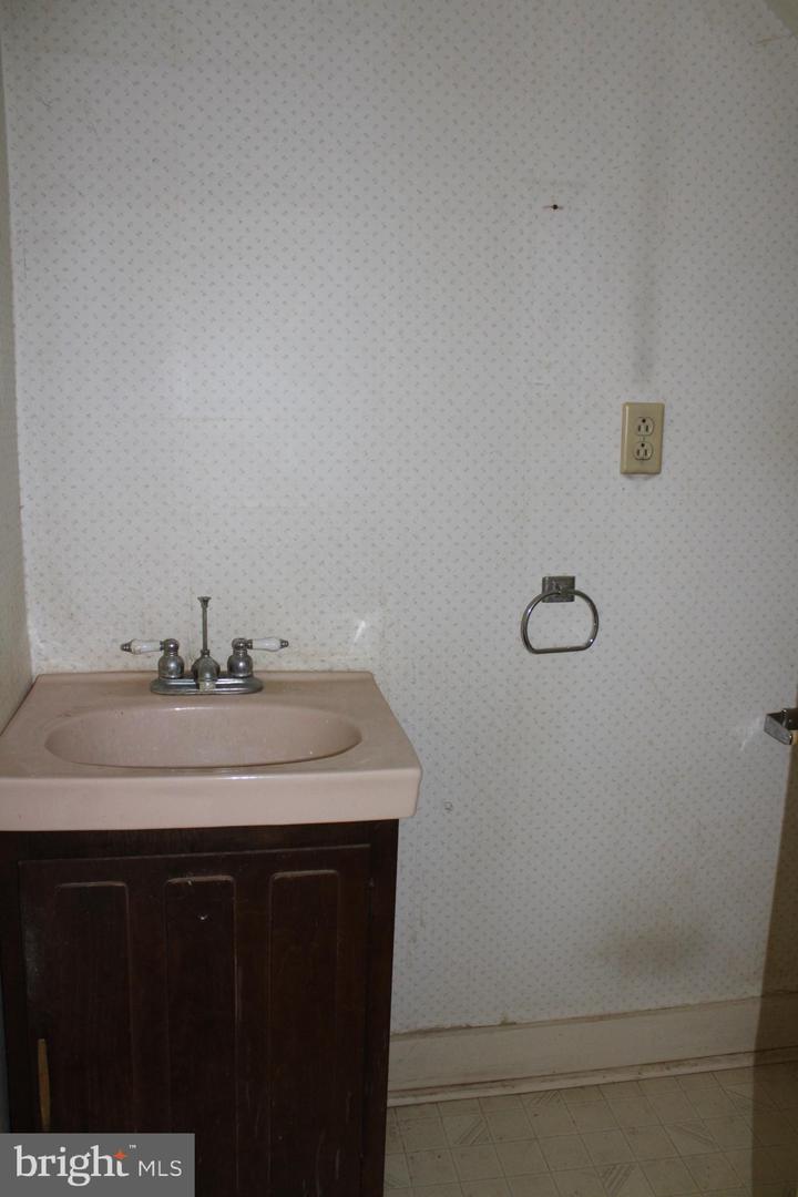 8030 CHURCH ST, MIDDLETOWN, Virginia 22645, 3 Bedrooms Bedrooms, ,1 BathroomBathrooms,Residential,For sale,8030 CHURCH ST,VAFV2034120 MLS # VAFV2034120